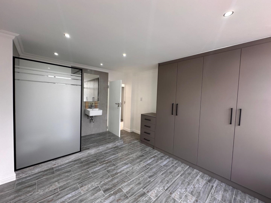To Let 3 Bedroom Property for Rent in Bantry Bay Western Cape